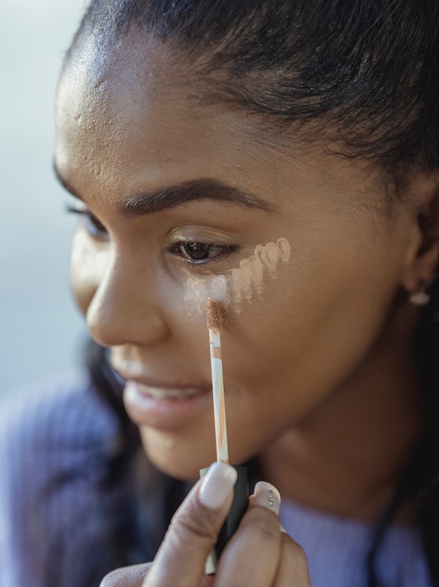 5 Best Natural Concealers for a NonToxic Makeup Routine The Eco Edit